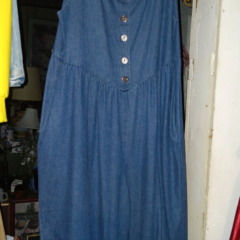 VINTAGE PEDDLERS BLUE JEAN JUMPER. SIZE LADIES LGE.